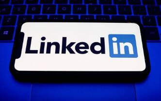 Contoh Profil LinkedIn Fresh Graduate